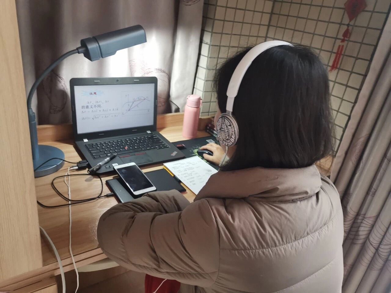 【众志成城 防控疫情】为了与你"线上"相逢,西华老